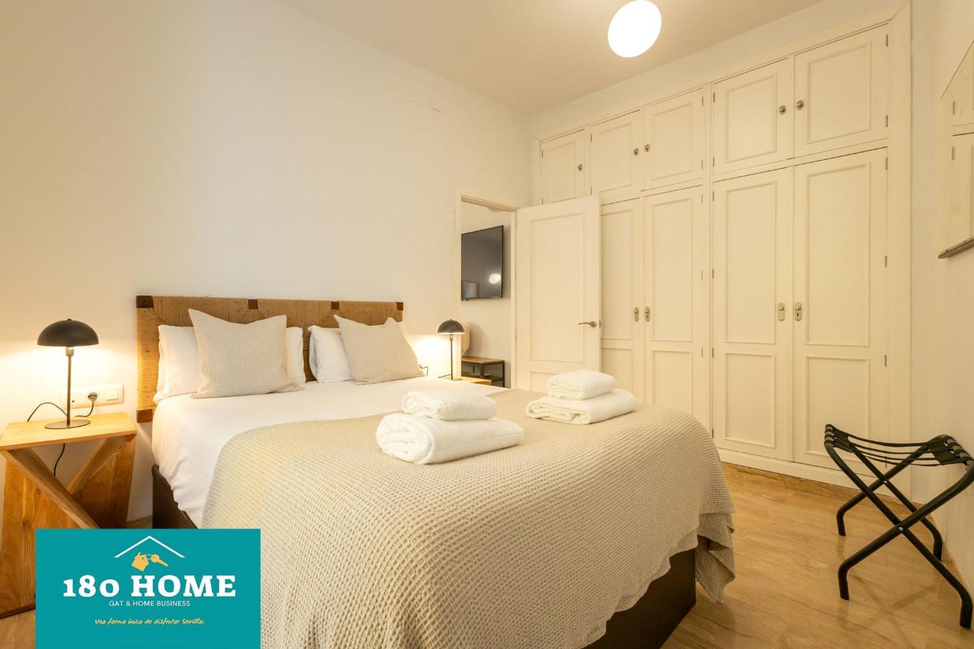 180 Home Goyeneta Luxury 塞维利亚 外观 照片