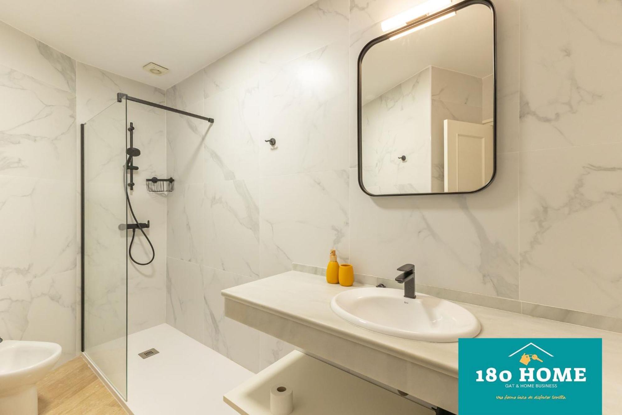 180 Home Goyeneta Luxury 塞维利亚 外观 照片